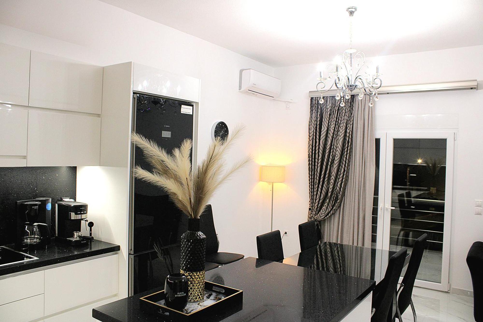 Black & White Seaside House Kalamia Corinth المظهر الخارجي الصورة