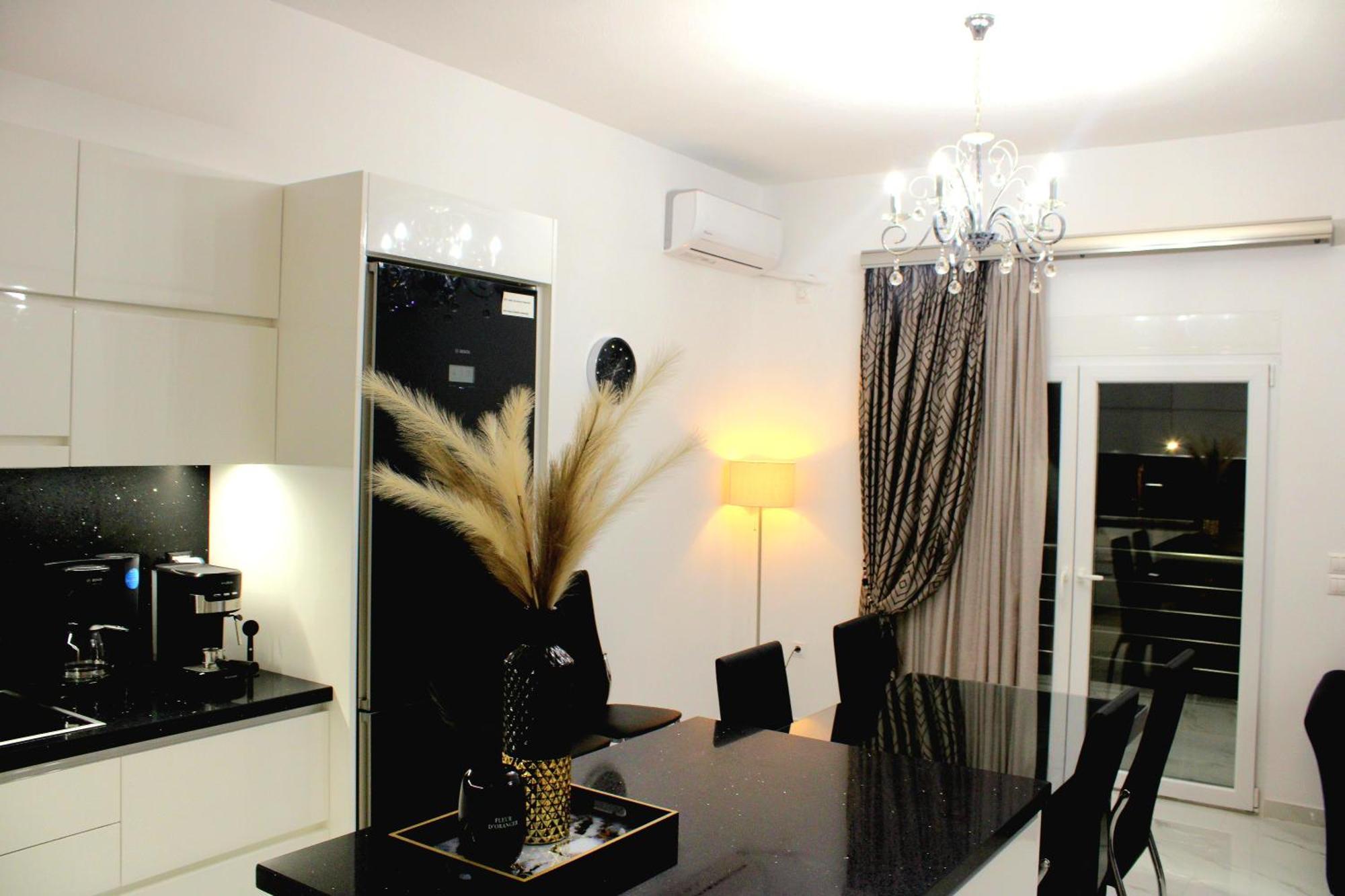 Black & White Seaside House Kalamia Corinth المظهر الخارجي الصورة