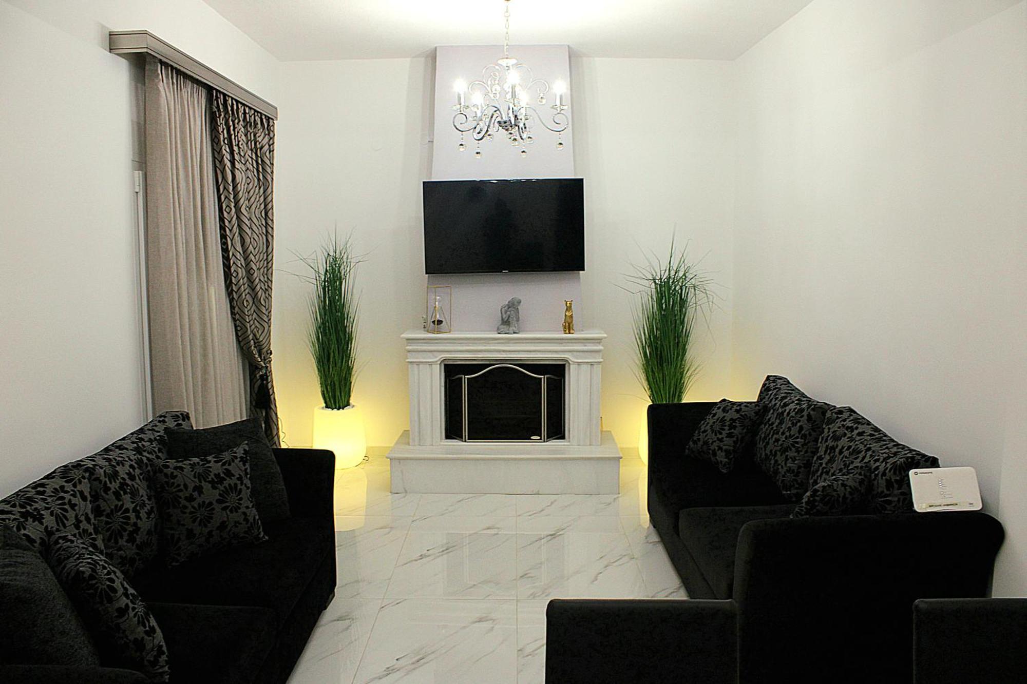 Black & White Seaside House Kalamia Corinth المظهر الخارجي الصورة